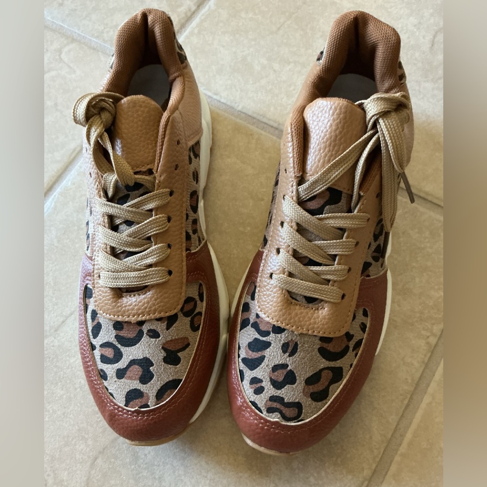 New in package leopard sneakers